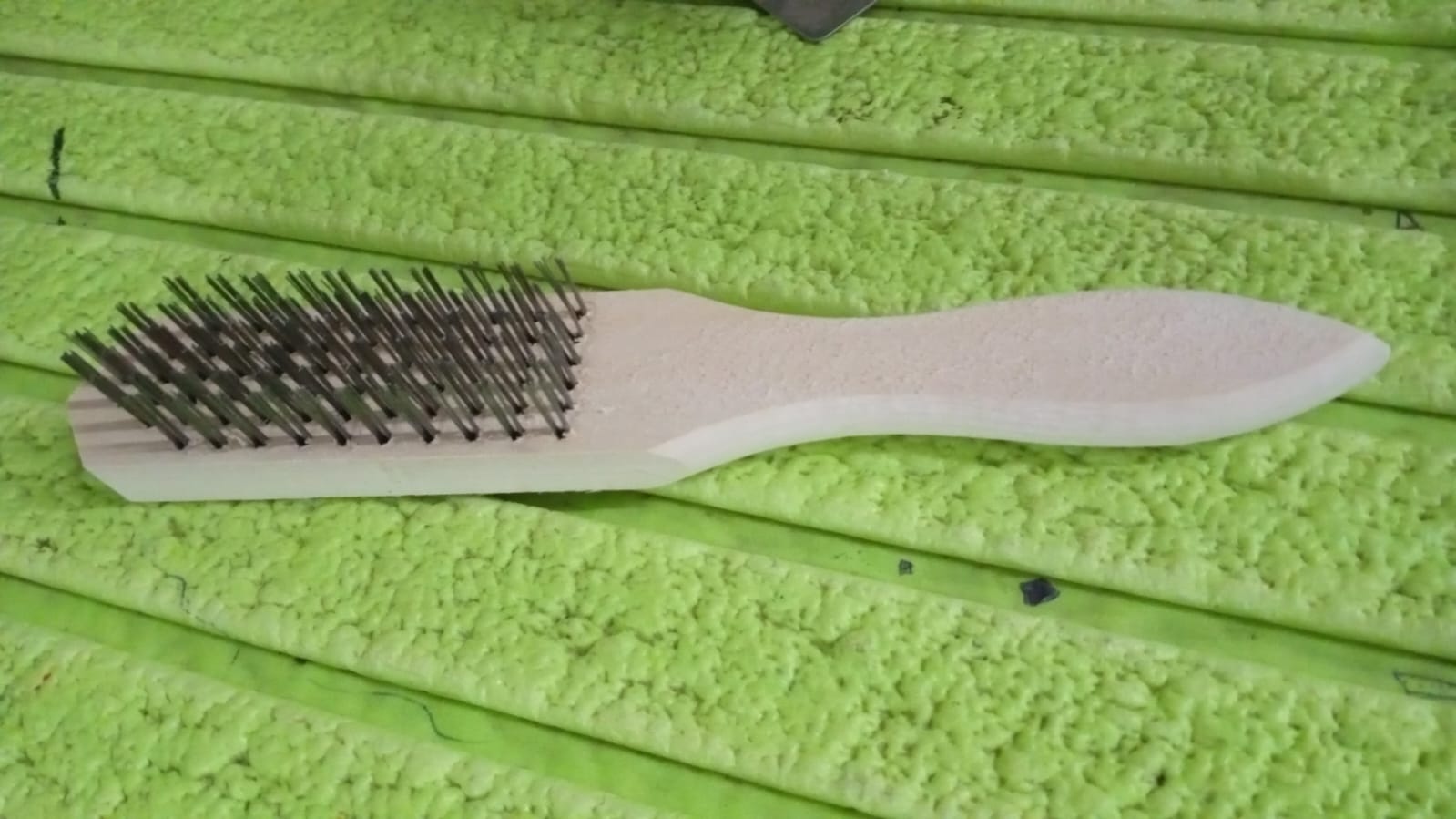 Wooden Handle Steel Wire Brush (1 Pc) Wooden Handle Steel Wire Brush (1 Pc)